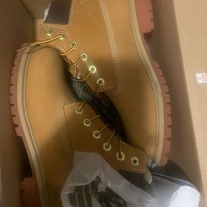 Kids timberland boots size 3